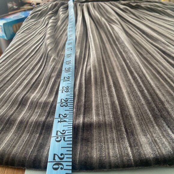 Velvet-look pleated skirt - Size Large - Picture 6 of 10